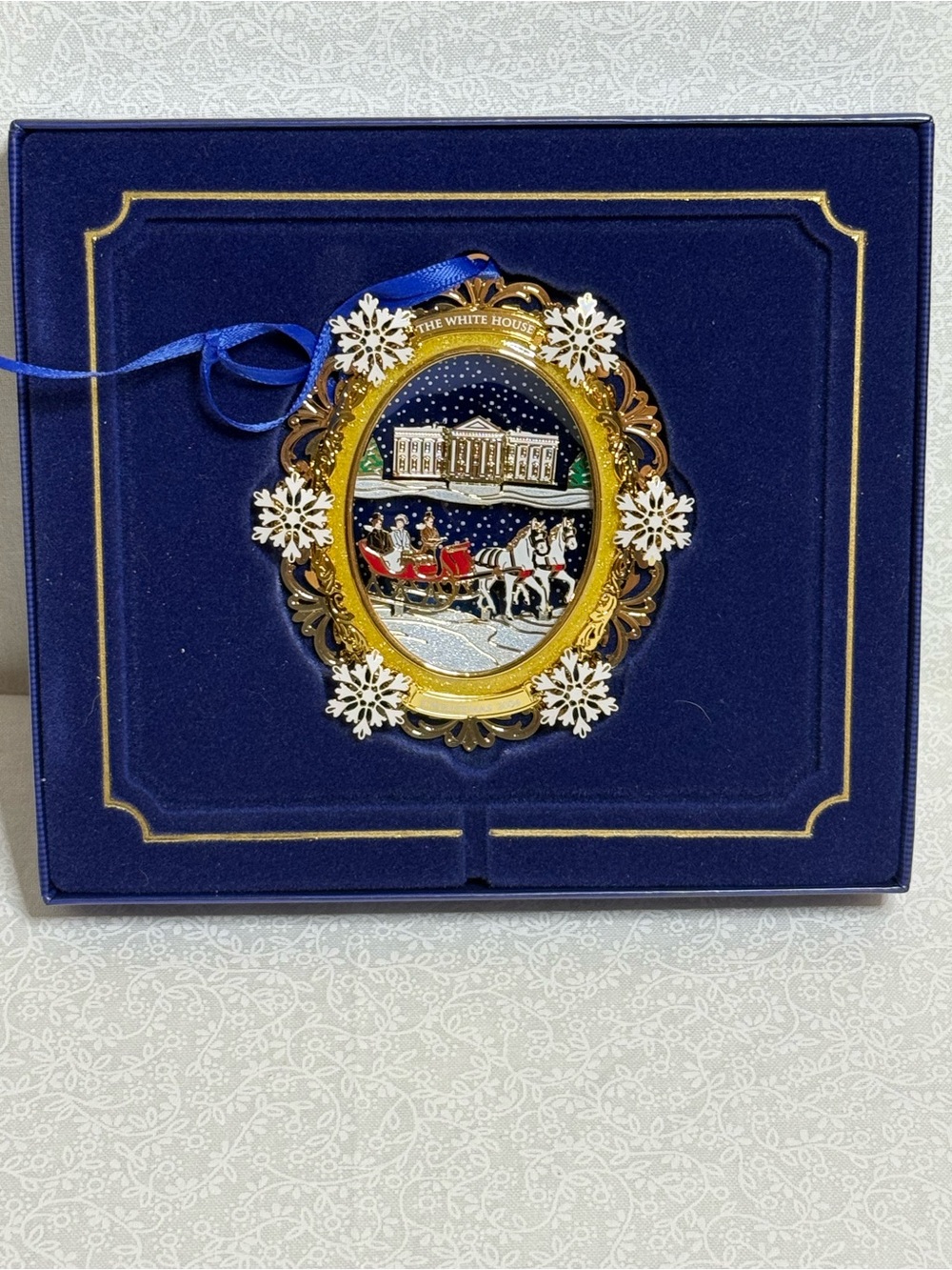 VTG 2004 White House Historical Association Christmas Ornament with box & papers